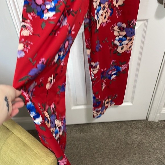 NWT floral jumpsuit - Picture 3 of 8